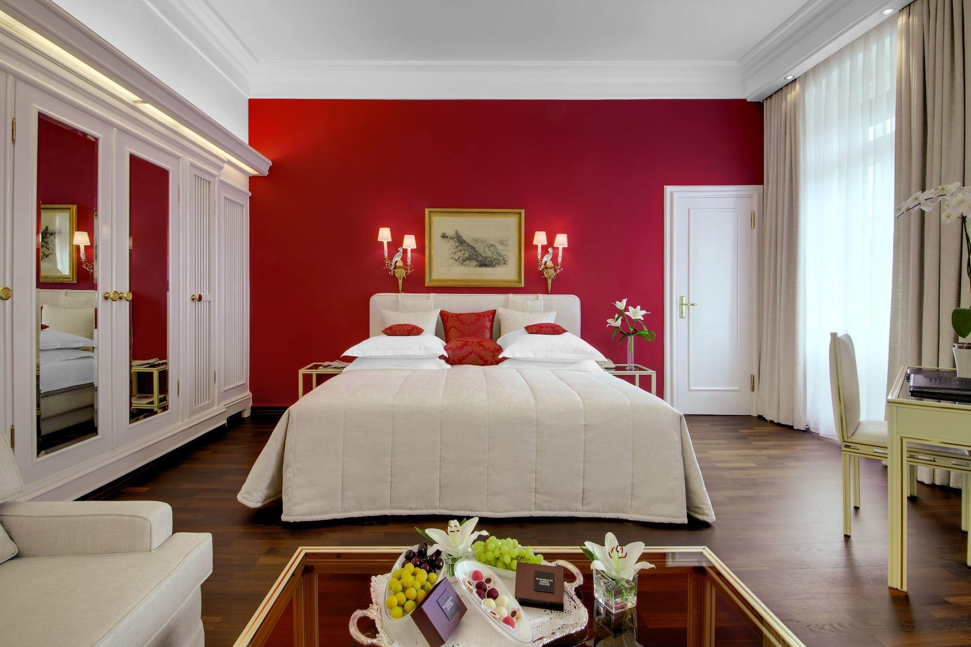 โรงแรมยูโรไพเชอร์ โฮฟ ไฮเดิลแบร์ค ไฮเดลเบิร์ก ภายนอก รูปภาพ A room at the Hotel de la Paix