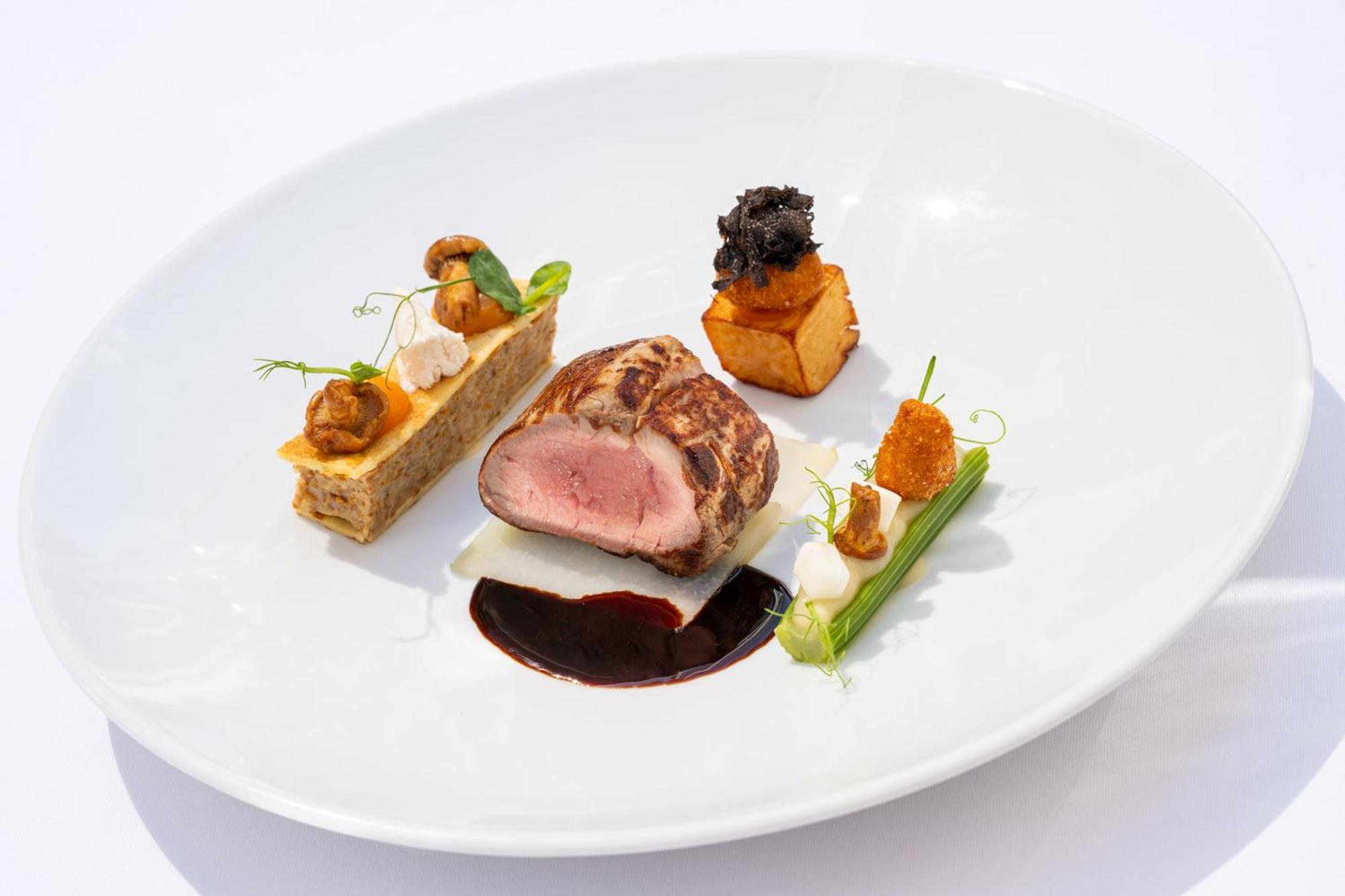 โรงแรมยูโรไพเชอร์ โฮฟ ไฮเดิลแบร์ค ไฮเดลเบิร์ก ภายนอก รูปภาพ A modern French dish